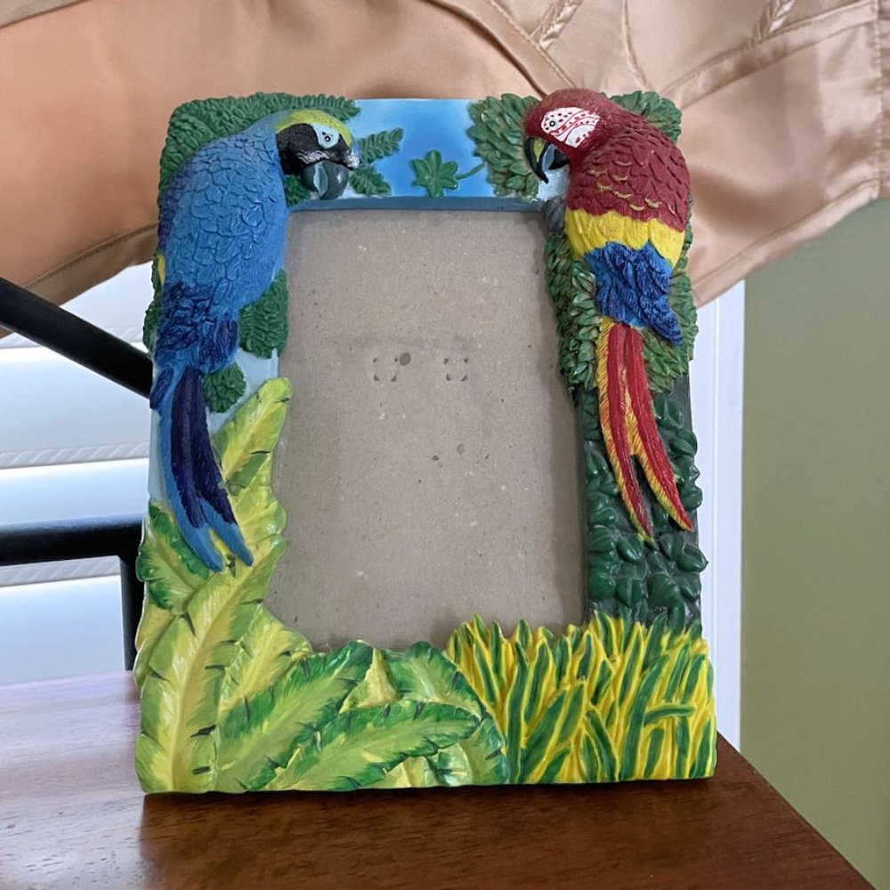 🦜Host Pick!🎉 Resin Macaw Parrot Picture Frame